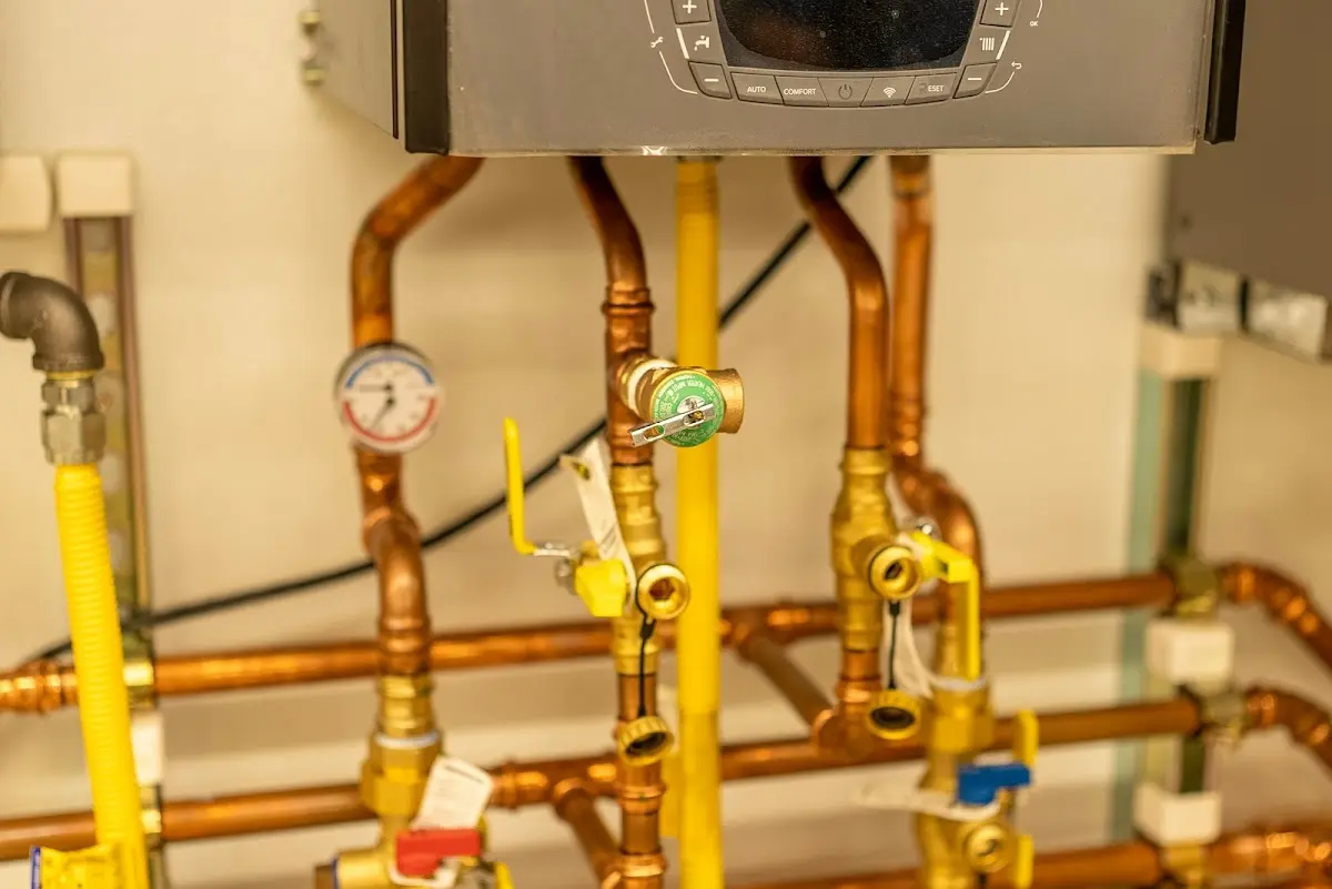 Licensed technician providing Pipe Repair for a homeowner in Los Ranchos de Albuquerque